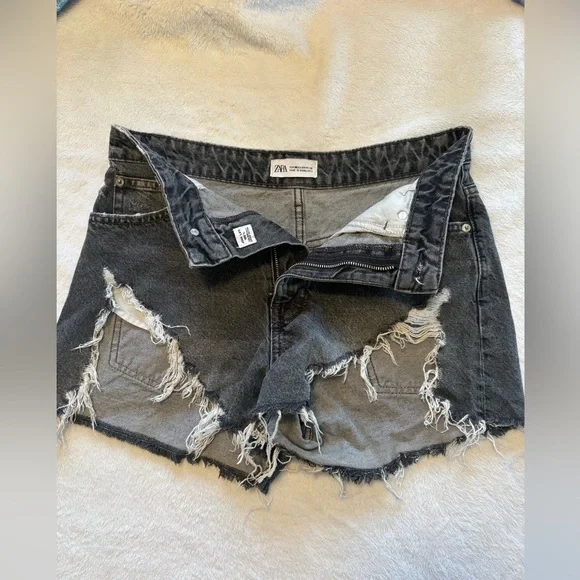 Zara shorts - Picture 2 of 7
